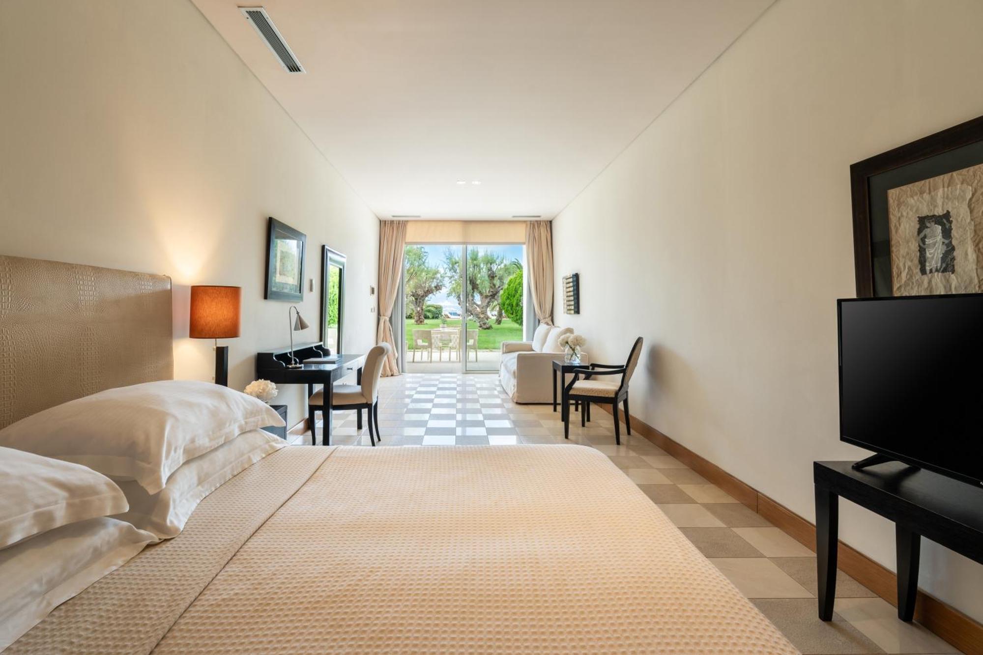 Plaza 5* Anavyssos